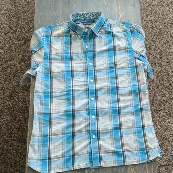 NWOT Van Heusen button up (slim fit) - Picture 1 of 4